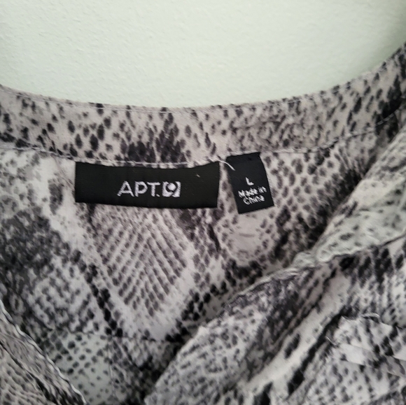 Apt. 9 Large Snakeprint Chiffon Henley Roll Tab Blouse Top Shirt Gray - Picture 11 of 13